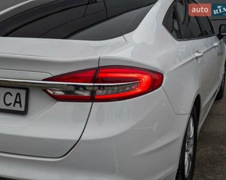 Белый Форд Фьюжн, объемом двигателя 2.5 л и пробегом 127 тыс. км за 10500 $, фото 4 на Automoto.ua