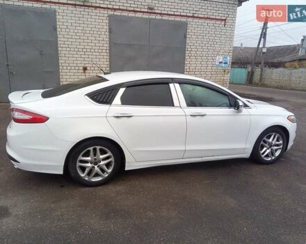 Білий Форд Фьюжен, об'ємом двигуна 2.5 л та пробігом 230 тис. км за 10300 $, фото 5 на Automoto.ua