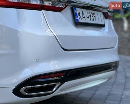 Білий Форд Фьюжен, об'ємом двигуна 2 л та пробігом 128 тис. км за 19000 $, фото 10 на Automoto.ua
