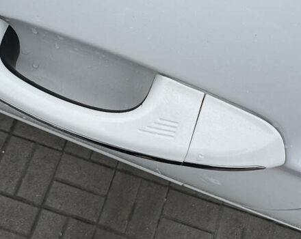 Білий Форд Фьюжен, об'ємом двигуна 2 л та пробігом 236 тис. км за 12999 $, фото 6 на Automoto.ua