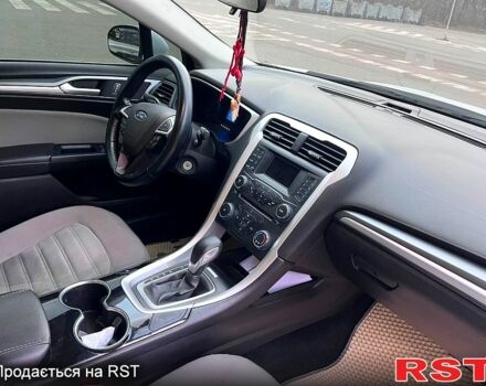 Белый Форд Фьюжн, объемом двигателя 2.5 л и пробегом 192 тыс. км за 12000 $, фото 4 на Automoto.ua