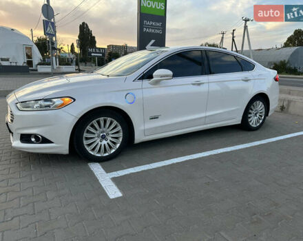 Форд Фьюжн 2016 в Киеве на Automoto.ua Белый Форд Фьюжн, объемом двигателя 2 л и пробегом 146 тыс. км за 13500 $, фото 2 на Automoto.ua