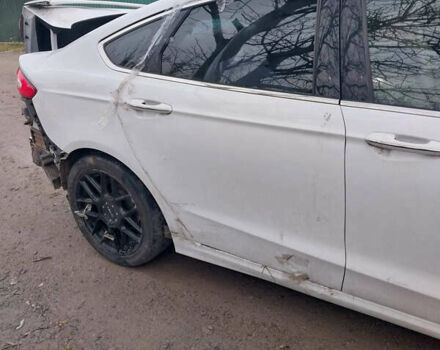 Білий Форд Фьюжен, об'ємом двигуна 2 л та пробігом 150 тис. км за 5000 $, фото 1 на Automoto.ua