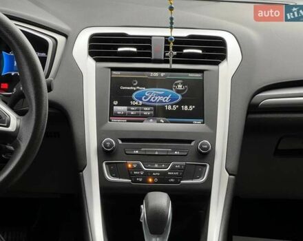 Білий Форд Фьюжен, об'ємом двигуна 2.49 л та пробігом 151 тис. км за 11200 $, фото 14 на Automoto.ua