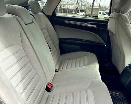 Белый Форд Фьюжн, объемом двигателя 2.49 л и пробегом 95 тыс. км за 12000 $, фото 5 на Automoto.ua