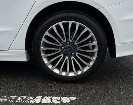 Білий Форд Фьюжен, об'ємом двигуна 2 л та пробігом 126 тис. км за 12000 $, фото 31 на Automoto.ua