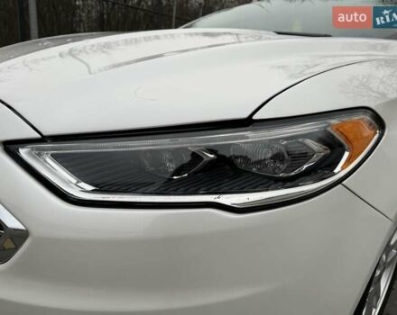 Белый Форд Фьюжн, объемом двигателя 2 л и пробегом 260 тыс. км за 13400 $, фото 31 на Automoto.ua