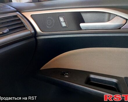 Форд Фьюжн 2016 в Киеве на Automoto.ua Белый Форд Фьюжн, объемом двигателя 2 л и пробегом 172 тыс. км за 13200 $, фото 10 на Automoto.ua