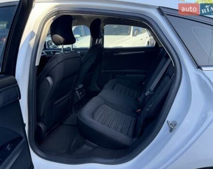 Белый Форд Фьюжн, объемом двигателя 2.49 л и пробегом 250 тыс. км за 8800 $, фото 1 на Automoto.ua