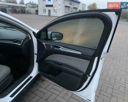 Белый Форд Фьюжн, объемом двигателя 2.5 л и пробегом 160 тыс. км за 10200 $, фото 16 на Automoto.ua