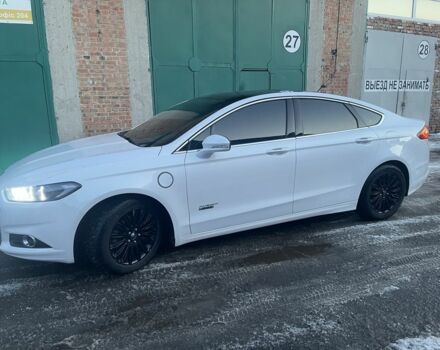 Білий Форд Фьюжен, об'ємом двигуна 2 л та пробігом 260 тис. км за 11800 $, фото 4 на Automoto.ua
