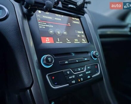 Белый Форд Фьюжн, объемом двигателя 2.49 л и пробегом 204 тыс. км за 12999 $, фото 21 на Automoto.ua