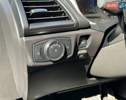 Белый Форд Фьюжн, объемом двигателя 2.49 л и пробегом 250 тыс. км за 8800 $, фото 13 на Automoto.ua