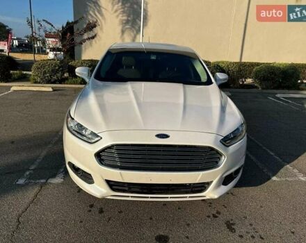 Белый Форд Фьюжн, объемом двигателя 2 л и пробегом 188 тыс. км за 2900 $, фото 14 на Automoto.ua