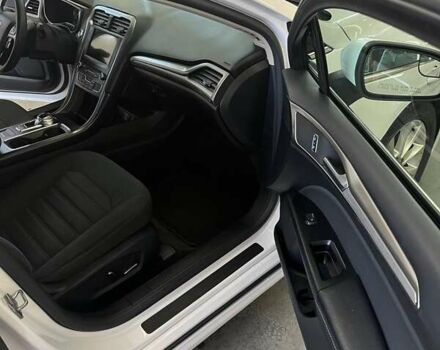 Белый Форд Фьюжн, объемом двигателя 2.49 л и пробегом 153 тыс. км за 11200 $, фото 10 на Automoto.ua