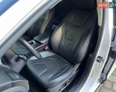 Білий Форд Фьюжен, об'ємом двигуна 2 л та пробігом 128 тис. км за 19000 $, фото 28 на Automoto.ua