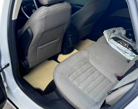 Белый Форд Фьюжн, объемом двигателя 2.5 л и пробегом 192 тыс. км за 12000 $, фото 10 на Automoto.ua