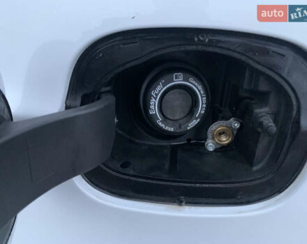 Белый Форд Фьюжн, объемом двигателя 2.5 л и пробегом 160 тыс. км за 10200 $, фото 17 на Automoto.ua