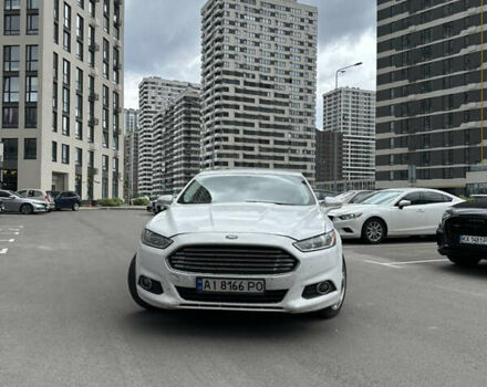 Белый Форд Фьюжн, объемом двигателя 2.49 л и пробегом 206 тыс. км за 10500 $, фото 2 на Automoto.ua