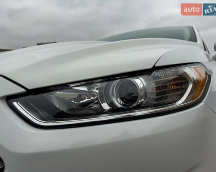 Белый Форд Фьюжн, объемом двигателя 2 л и пробегом 194 тыс. км за 13500 $, фото 5 на Automoto.ua