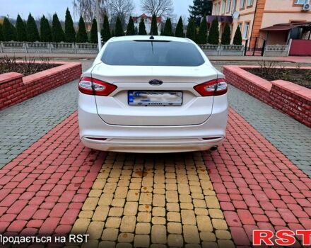 Білий Форд Фьюжен, об'ємом двигуна 1.5 л та пробігом 160 тис. км за 12000 $, фото 6 на Automoto.ua
