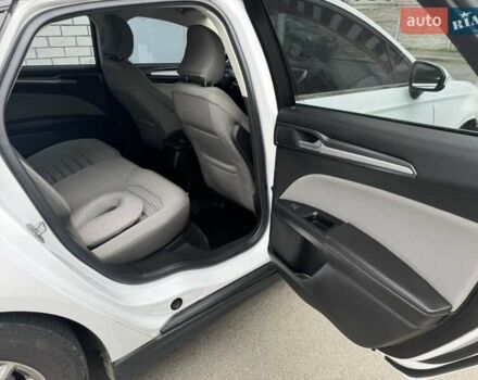 Белый Форд Фьюжн, объемом двигателя 2.4 л и пробегом 190 тыс. км за 10500 $, фото 3 на Automoto.ua