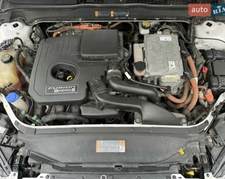 Белый Форд Фьюжн, объемом двигателя 2 л и пробегом 260 тыс. км за 13400 $, фото 41 на Automoto.ua