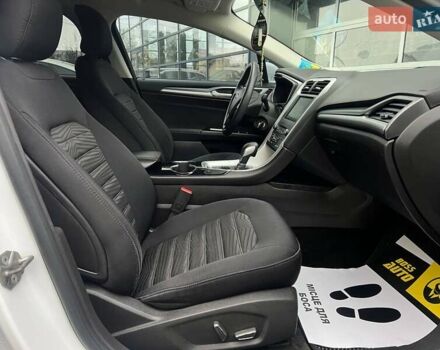 Білий Форд Фьюжен, об'ємом двигуна 2.49 л та пробігом 151 тис. км за 11200 $, фото 19 на Automoto.ua