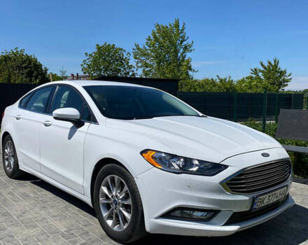 Білий Форд Фьюжен, об'ємом двигуна 1.5 л та пробігом 136 тис. км за 8000 $, фото 1 на Automoto.ua