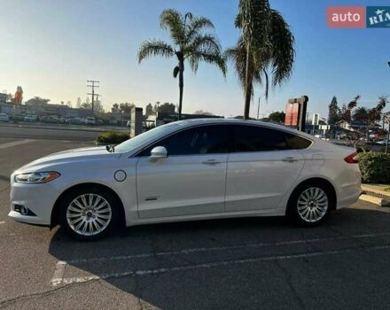 Белый Форд Фьюжн, объемом двигателя 2 л и пробегом 188 тыс. км за 2900 $, фото 6 на Automoto.ua