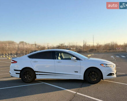 Белый Форд Фьюжн, объемом двигателя 2 л и пробегом 164 тыс. км за 13500 $, фото 3 на Automoto.ua