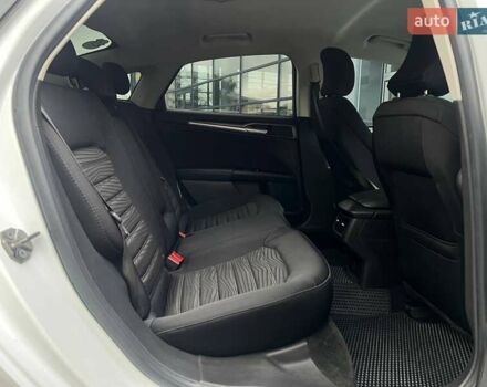 Білий Форд Фьюжен, об'ємом двигуна 2.5 л та пробігом 151 тис. км за 11200 $, фото 22 на Automoto.ua