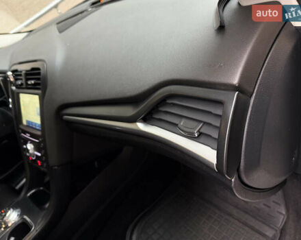 Белый Форд Фьюжн, объемом двигателя 2 л и пробегом 85 тыс. км за 10700 $, фото 39 на Automoto.ua