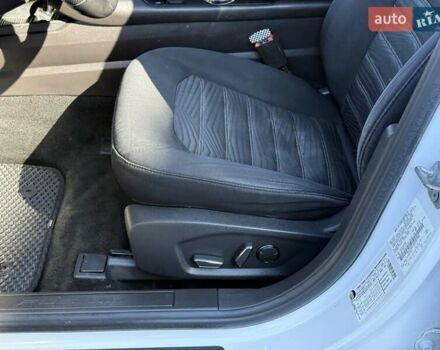 Белый Форд Фьюжн, объемом двигателя 2.49 л и пробегом 250 тыс. км за 8800 $, фото 15 на Automoto.ua