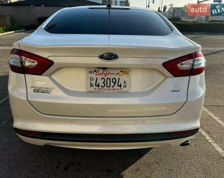 Белый Форд Фьюжн, объемом двигателя 2 л и пробегом 188 тыс. км за 2900 $, фото 8 на Automoto.ua