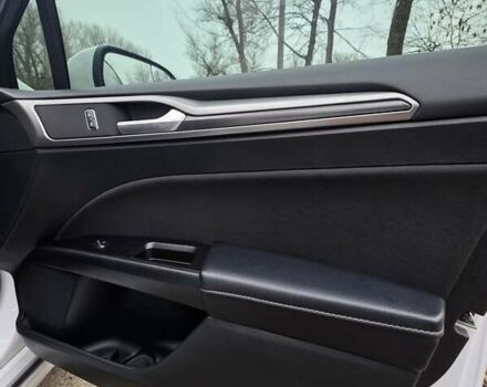 Білий Форд Фьюжен, об'ємом двигуна 2.49 л та пробігом 65 тис. км за 15500 $, фото 20 на Automoto.ua