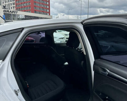 Белый Форд Фьюжн, объемом двигателя 2.49 л и пробегом 206 тыс. км за 10500 $, фото 8 на Automoto.ua