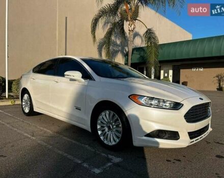 Белый Форд Фьюжн, объемом двигателя 2 л и пробегом 188 тыс. км за 2900 $, фото 13 на Automoto.ua