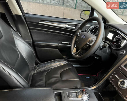 Білий Форд Фьюжен, об'ємом двигуна 2 л та пробігом 236 тис. км за 12999 $, фото 10 на Automoto.ua