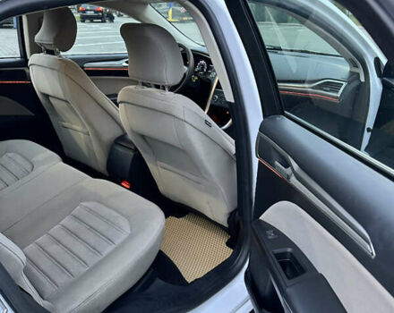 Белый Форд Фьюжн, объемом двигателя 2.49 л и пробегом 130 тыс. км за 12000 $, фото 7 на Automoto.ua