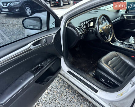 Білий Форд Фьюжен, об'ємом двигуна 2 л та пробігом 135 тис. км за 8500 $, фото 16 на Automoto.ua