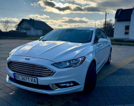 Белый Форд Фьюжн, объемом двигателя 2 л и пробегом 110 тыс. км за 14000 $, фото 4 на Automoto.ua