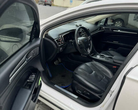 Білий Форд Фьюжен, об'ємом двигуна 2 л та пробігом 187 тис. км за 15000 $, фото 19 на Automoto.ua