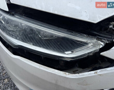 Білий Форд Фьюжен, об'ємом двигуна 2 л та пробігом 135 тис. км за 8500 $, фото 9 на Automoto.ua