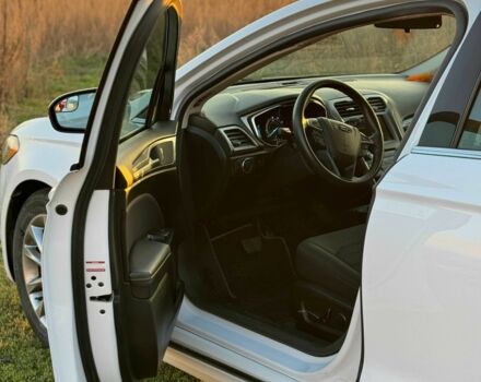 Белый Форд Фьюжн, объемом двигателя 0.15 л и пробегом 50 тыс. км за 13800 $, фото 4 на Automoto.ua