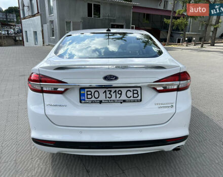 Білий Форд Фьюжен, об'ємом двигуна 2 л та пробігом 183 тис. км за 14500 $, фото 5 на Automoto.ua
