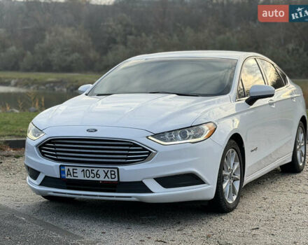 Білий Форд Фьюжен, об'ємом двигуна 2 л та пробігом 175 тис. км за 12500 $, фото 1 на Automoto.ua
