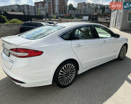 Білий Форд Фьюжен, об'ємом двигуна 2 л та пробігом 183 тис. км за 14500 $, фото 3 на Automoto.ua