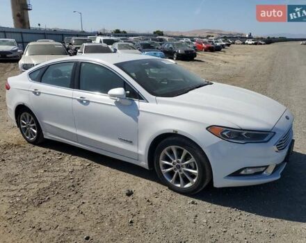 Белый Форд Фьюжн, объемом двигателя 2 л и пробегом 67 тыс. км за 2600 $, фото 3 на Automoto.ua