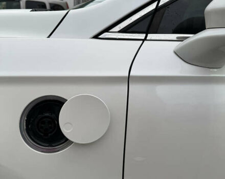 Білий Форд Фьюжен, об'ємом двигуна 2 л та пробігом 187 тис. км за 15000 $, фото 8 на Automoto.ua